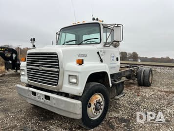 Main image Ford L8000